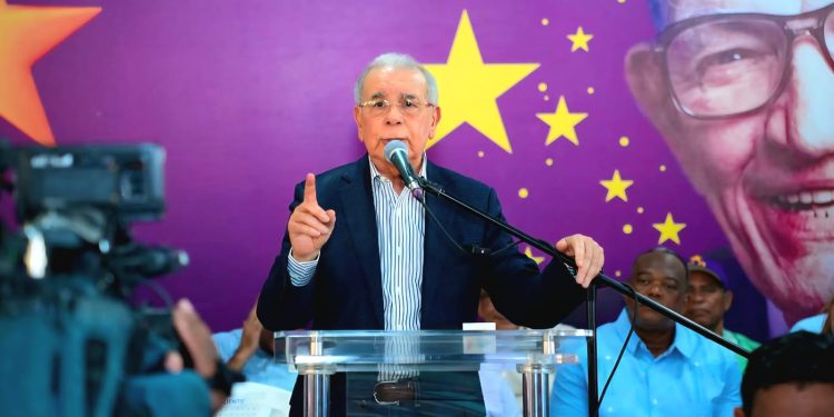Danilo Medina cuestiona afirmación del Gobierno Danilo Medina cuestiona afirmación del Gobierno