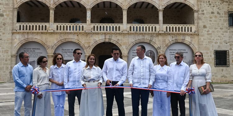 David Collado anuncia terminación remozamiento del Alcazar de Colón e inicia iluminación Ciudad Colonial David Collado anuncia terminación remozamiento del Alcazar de Colón e inicia iluminación Ciudad Colonial