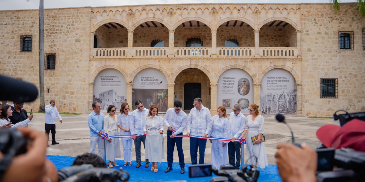 David Collado entrega renovado el Alcázar de Colón y anuncia más de 2,000 luminarias para la Ciudad Colonial