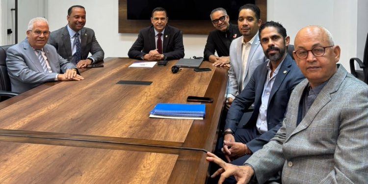 Directiva electa Colegio Cirujanos pide mantener seguridad jurídica del acto médico