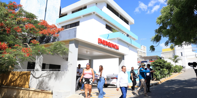 Director del SNS realiza visitas no programadas a centros de salud de Santiago Oeste y dispone mejoras para fortalecer la atención