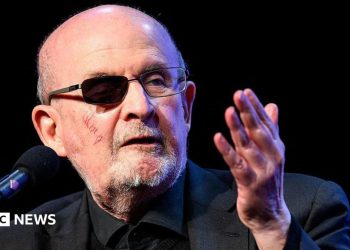 El atacante de Salman Rushdie condenado por delitos de terrorismo