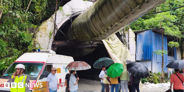 El colapso del túnel de Sikkim mata a 12 personas mientras varias más permanecen atrapadas; operaciones de rescate en marcha El colapso del túnel de Sikkim mata a 12 personas mientras varias más permanecen atrapadas; operaciones de rescate en marcha