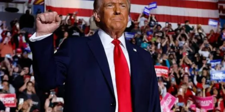 El desempleo bajó en EEUU bajo el gobierno de Trump y la economía mantiene la fortaleza del mercado laboral