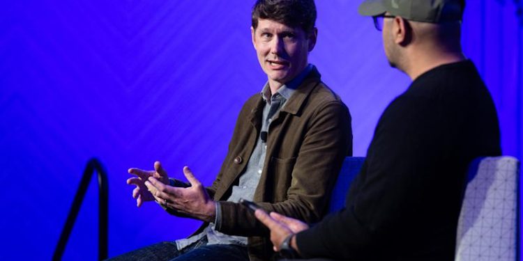 El director de Amazon AGI dice que la confiabilidad del agente de IA, no las capacidades, mantiene la implementación empresarial en VB Transform 2026 El director de Amazon AGI dice que la confiabilidad del agente de IA, no la capacidad, está bloqueando la implementación empresarial en VB Transform 2026