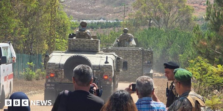 El ejército libanés dice que las tropas se están desplegando en una "zona piloto" después de la retirada israelí El ejército libanés dice que las tropas se están desplegando en una "zona piloto" después de la retirada israelí