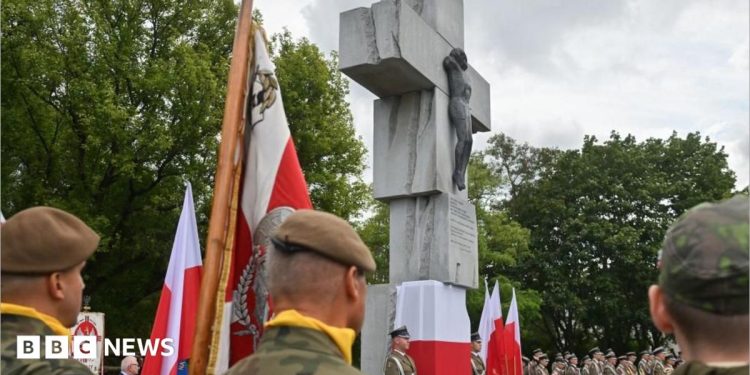 El primer ministro polaco promete un monumento a las víctimas del "genocidio cometido por nacionalistas ucranianos" en la Segunda Guerra Mundial