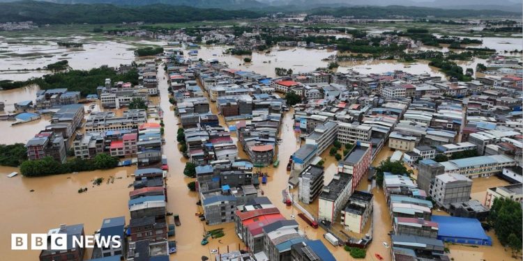 El tifón Maysak provoca inundaciones, tormentas eléctricas y raros tornados en China
