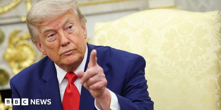 Estados Unidos impone aranceles a decenas de socios comerciales por importaciones de 'trabajo forzoso'