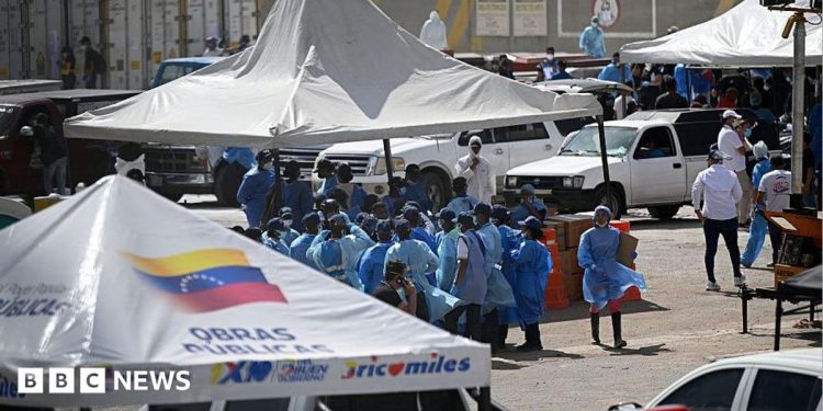 Familias angustiadas deben identificar a las víctimas del terremoto de Venezuela en una morgue improvisada Familias angustiadas deben identificar a las víctimas del terremoto de Venezuela en una morgue improvisada