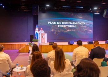 Gobierno presenta plan para ordenar el crecimiento de Verón-Punta Cana