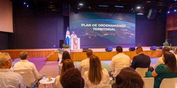 Gobierno presenta plan para ordenar el crecimiento de Verón-Punta Cana