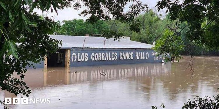 Inundaciones en Texas por el río Guadalupe amenazan nuevamente el área de Camp Mystic Inundaciones en Texas por el río Guadalupe amenazan nuevamente el área de Camp Mystic