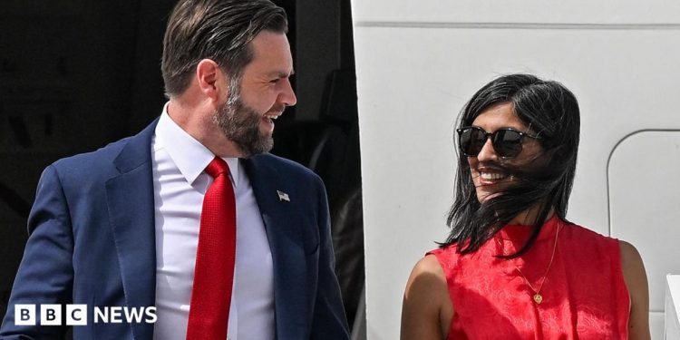 JD Vance dice que su esposa Usha y su hijo están "felices y saludables" después del nacimiento de su cuarto hijo