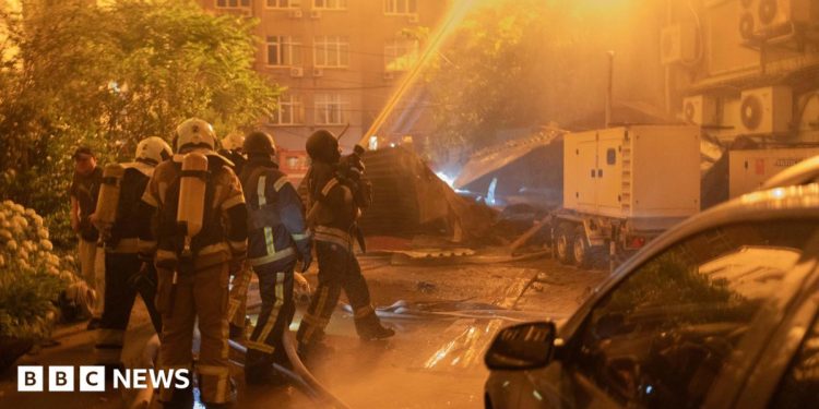 Kyiv es objeto de importantes ataques rusos con misiles y drones Kyiv es objeto de importantes ataques rusos con misiles y drones