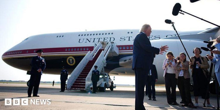 La administración Trump cita a periodistas del New York Times por informes del Air Force One La administración Trump cita a periodistas del New York Times por informes del Air Force One