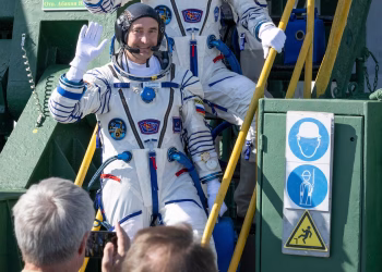La tripulación ruso-estadounidense llega a la Estación Espacial Internacional para una misión de ocho meses