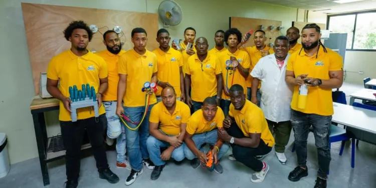 Más de 1.4 millones de hombres se han capacitado en el INFOTEP desde 2020, fortaleciendo el bienestar de las familias dominicanas