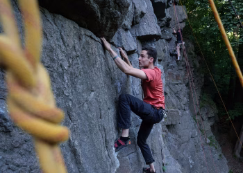 Mientras la guerra continúa, los escaladores ucranianos construyen una nueva cultura al aire libre inspirada en Yosemite