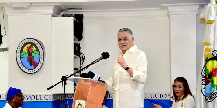 Miguel Vargas llama a reflexionar sobre una gran alianza opositora nacional para sacar al PRM del poder Miguel Vargas llama a reflexionar sobre una gran alianza opositora nacional para sacar al PRM del poder