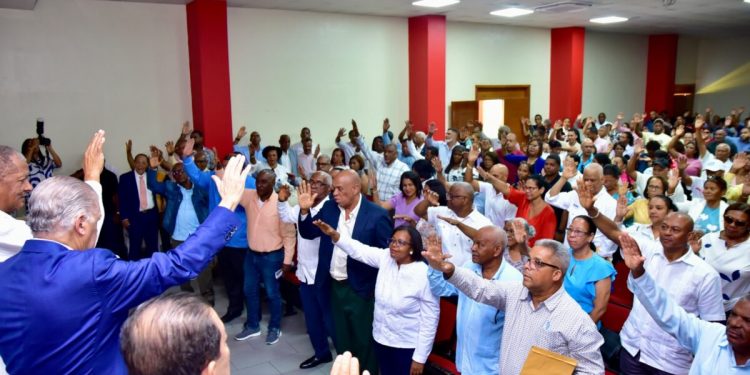 Miguel Vargas plantea cambio de gobierno para transformar la educación dominicana Miguel Vargas plantea cambio de gobierno para transformar la educación dominicana