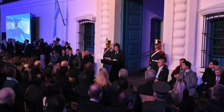 Milei reivindicó su gestión en la vigilia del 9 de julio y recordó la firma del histórico Pacto de Mayo Milei reivindicó su gestión en la vigilia del 9 de julio y recordó la firma del histórico Pacto de Mayo