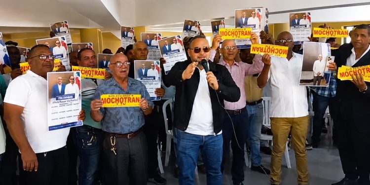 Mochotran afirma rebaja combustible trae paz a choferes y... Mochotran afirma rebaja combustible trae paz a choferes y...