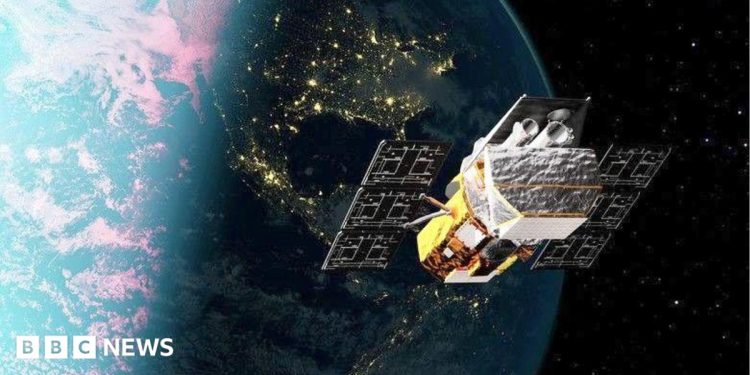 Nasa launches robot to save Swift telescope falling to Earth