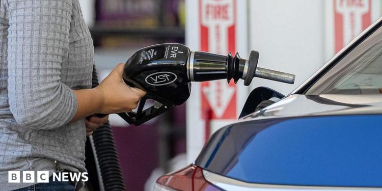 Oil prices hit $100 for the first time since May Oil prices hit $100 for the first time since May