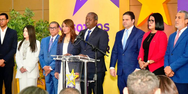 PLD pide declarar en emergencia el sector público de salud PLD pide declarar en emergencia el sector público de salud