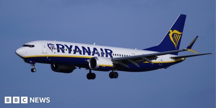 Pasajero casi fue aspirado por la ventana en el aire en un avión de Ryanair