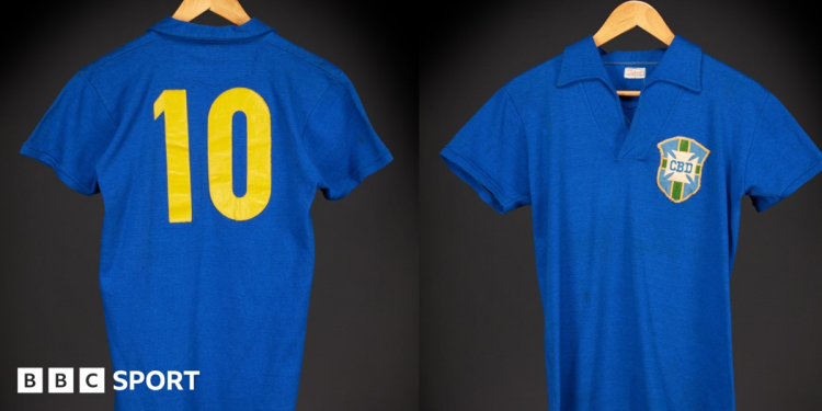 Pele's 1958 World Cup final shirt sells for £3.6m Pele's 1958 World Cup final shirt sells for £3.6m
