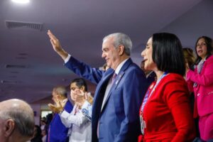 Presidente Abinader, junto a la vicepresidenta y primera dama, dejó abiertos los XXV Juegos Centroamericanos y del Caribe Santo Domingo 2026 Presidente Abinader, junto a la vicepresidenta y primera dama, dejó abiertos los XXV Juegos Centroamericanos y del Caribe Santo Domingo 2026