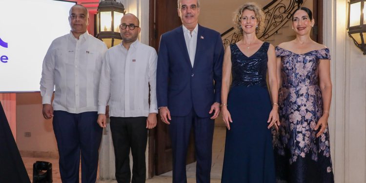 Presidente Abinader y primera dama participan en la celebración de la Fiesta Nacional de Francia y reafirman sólida relación bilateral