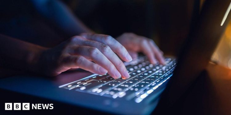 Presunto hacker de Scattered Spider arrestado en Finlandia Presunto hacker de Scattered Spider arrestado en Finlandia