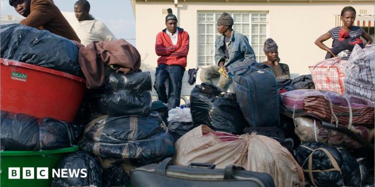 Protestas antiinmigrantes en Sudáfrica: Nigeria buscará compensación por las propiedades dejadas por los ciudadanos que huyen Protestas antiinmigrantes en Sudáfrica: Nigeria buscará compensación por las propiedades dejadas por los ciudadanos que huyen
