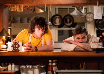 Reseña de la película: la película biográfica de Anthony Bourdain, 'Tony', es solo un primer bocado de un gigante culinario