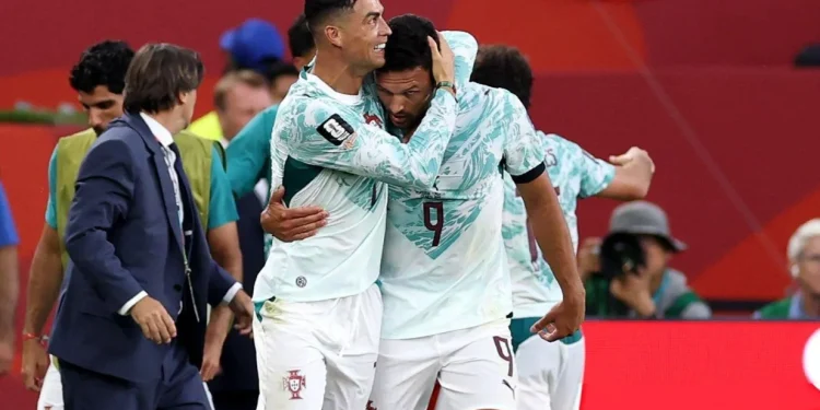 Si no se sufre no vale: Portugal le ganó 2-1 a Croacia de manera agónica y avanzó a octavos de final