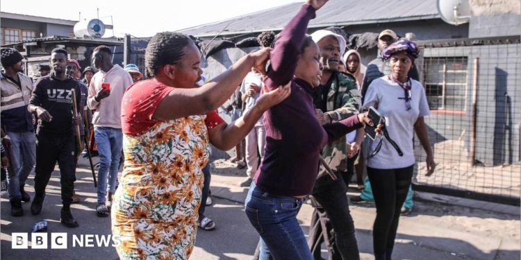 Sudáfrica califica de "oportunista" la petición de los ghaneses a la CPI sobre los ataques a inmigrantes
