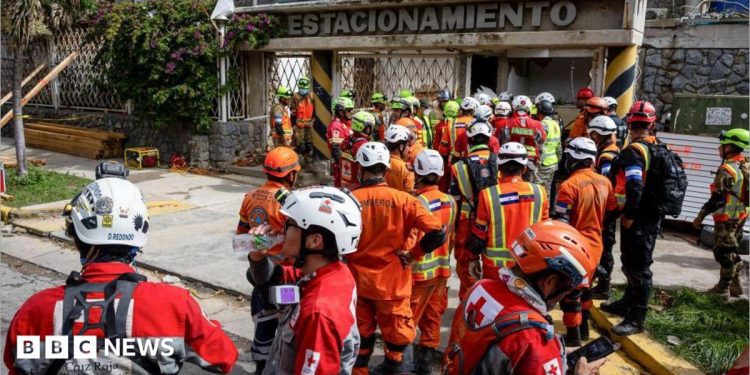 Superviviente del terremoto en Venezuela fue rescatado con vida ocho días después Superviviente del terremoto en Venezuela fue rescatado con vida ocho días después