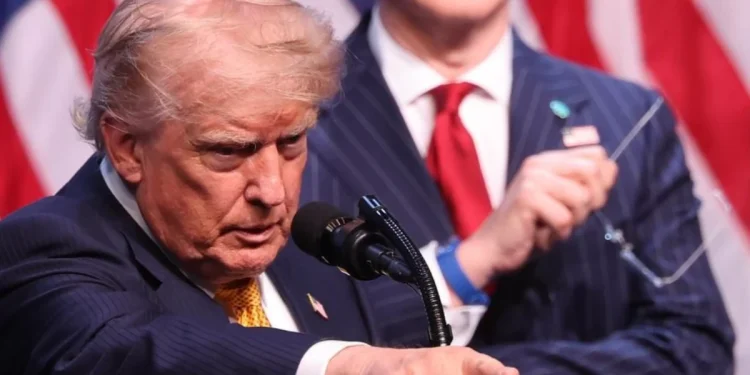 Trump anunció que Estados Unidos tomará el control del estrecho de Ormuz y cobrará una tasa del 20% a los buques