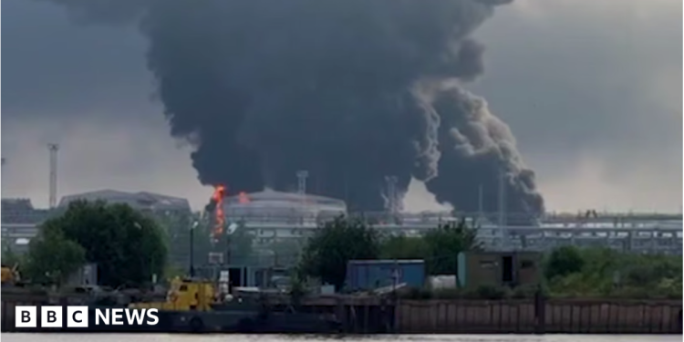 Ucrania ataca importante terminal petrolera en San Petersburgo, Rusia
