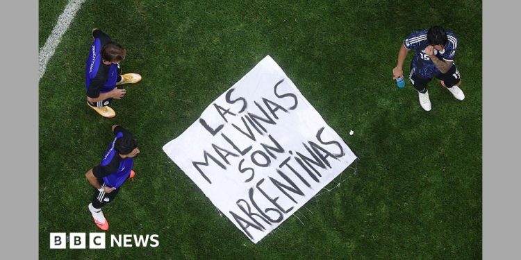 White House defends Argentina team over Falklands banner