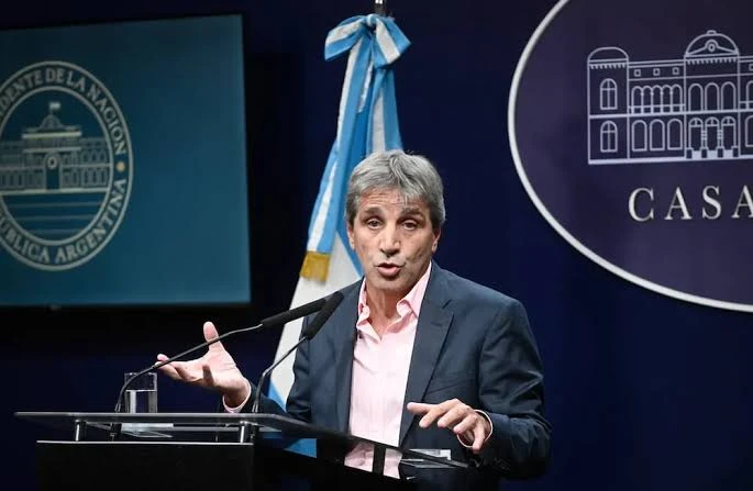 Luis Caputo.