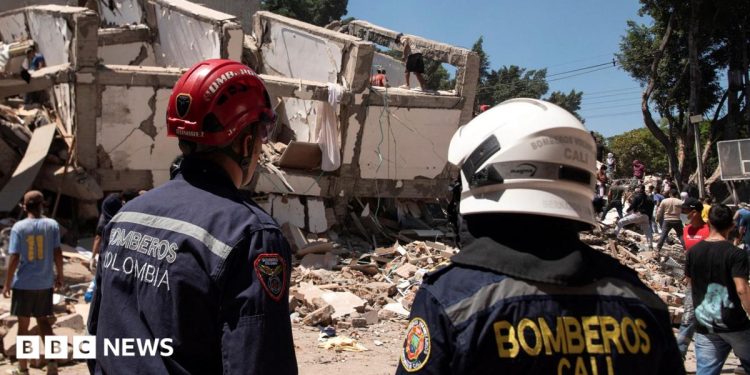 Al menos 132 muertos en el mayor terremoto de Colombia en años