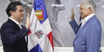 Alejandro Campos es juramentado por Eduardo Estrella como...