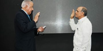 Andrés Bautista juramenta a Carlos Paulino como nuevo director de la Defensa Civil