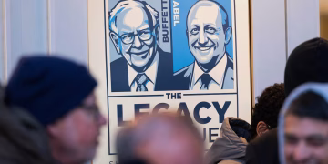 Berkshire Hathaway aumentó su participación en Alphabet y constructoras de viviendas en el segundo trimestre