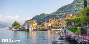 Como mayor bans bikes in city centre after being hit by one