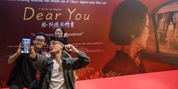 Cómo una película china filmada en dialecto está encontrando una audiencia global